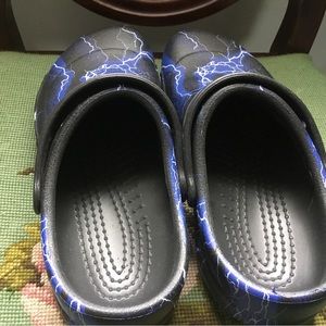 Crocs with lightning bolt design